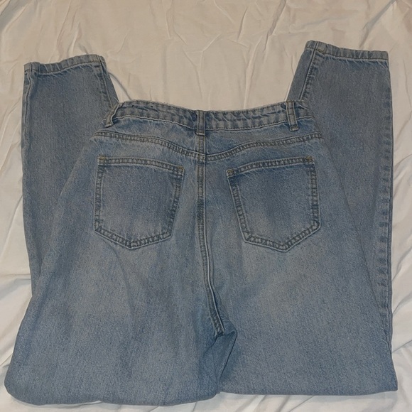 Riot | high rise mom jean size US 4 - Picture 3 of 4